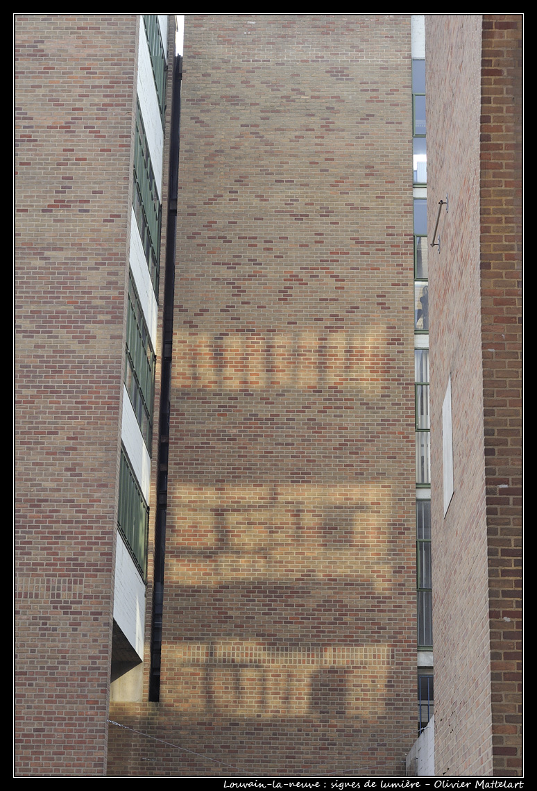 Louvain-la-neuve : signes de lumière